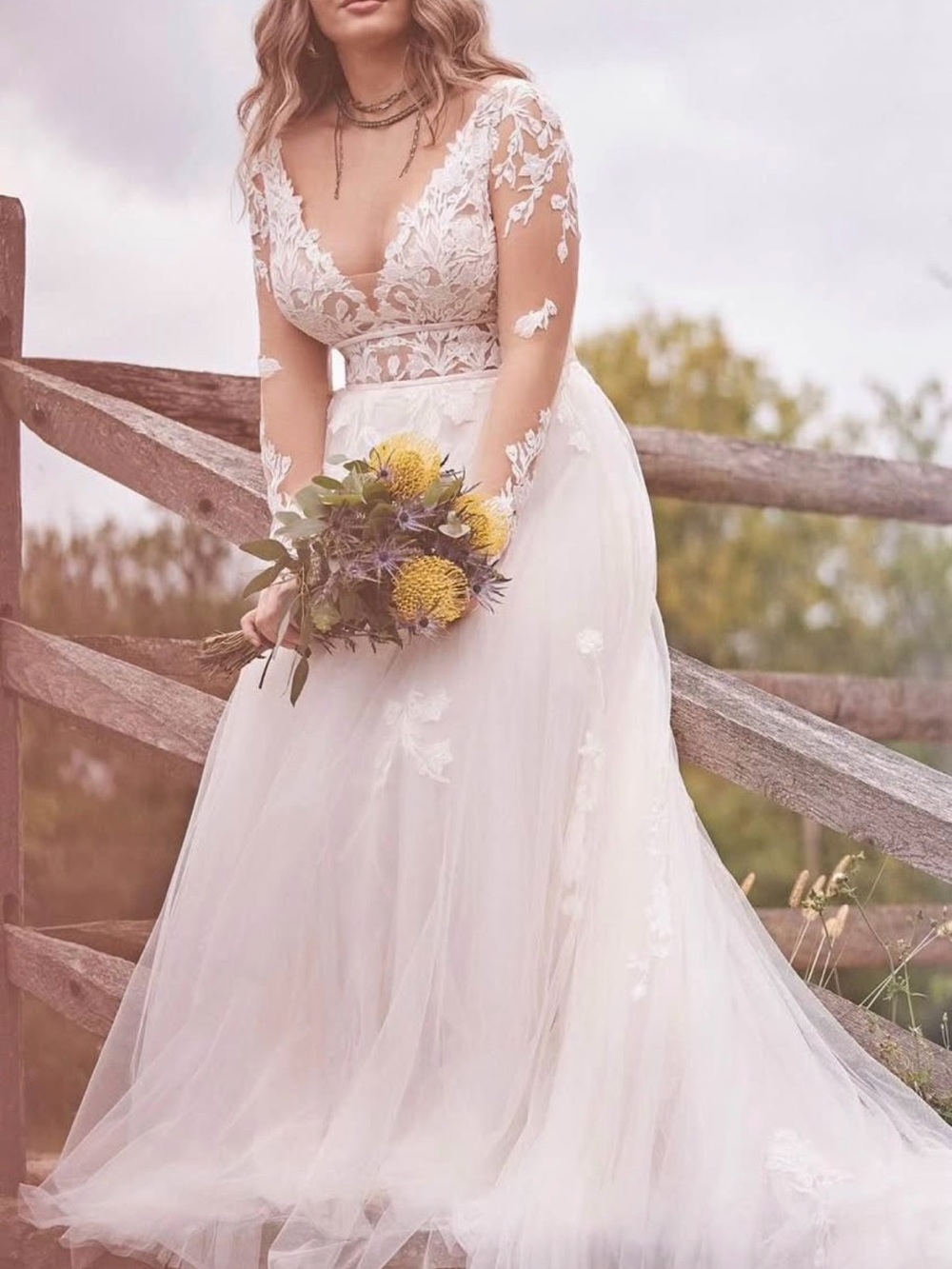 Elegant Lace A-Line Wedding Dress in Ivory